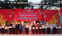  Chuyến xe mùa xuân đưa 1.700 sinh viên về quê đón Tết